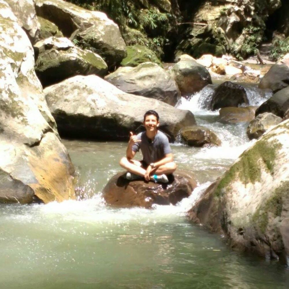 Meet your Posher, Johans